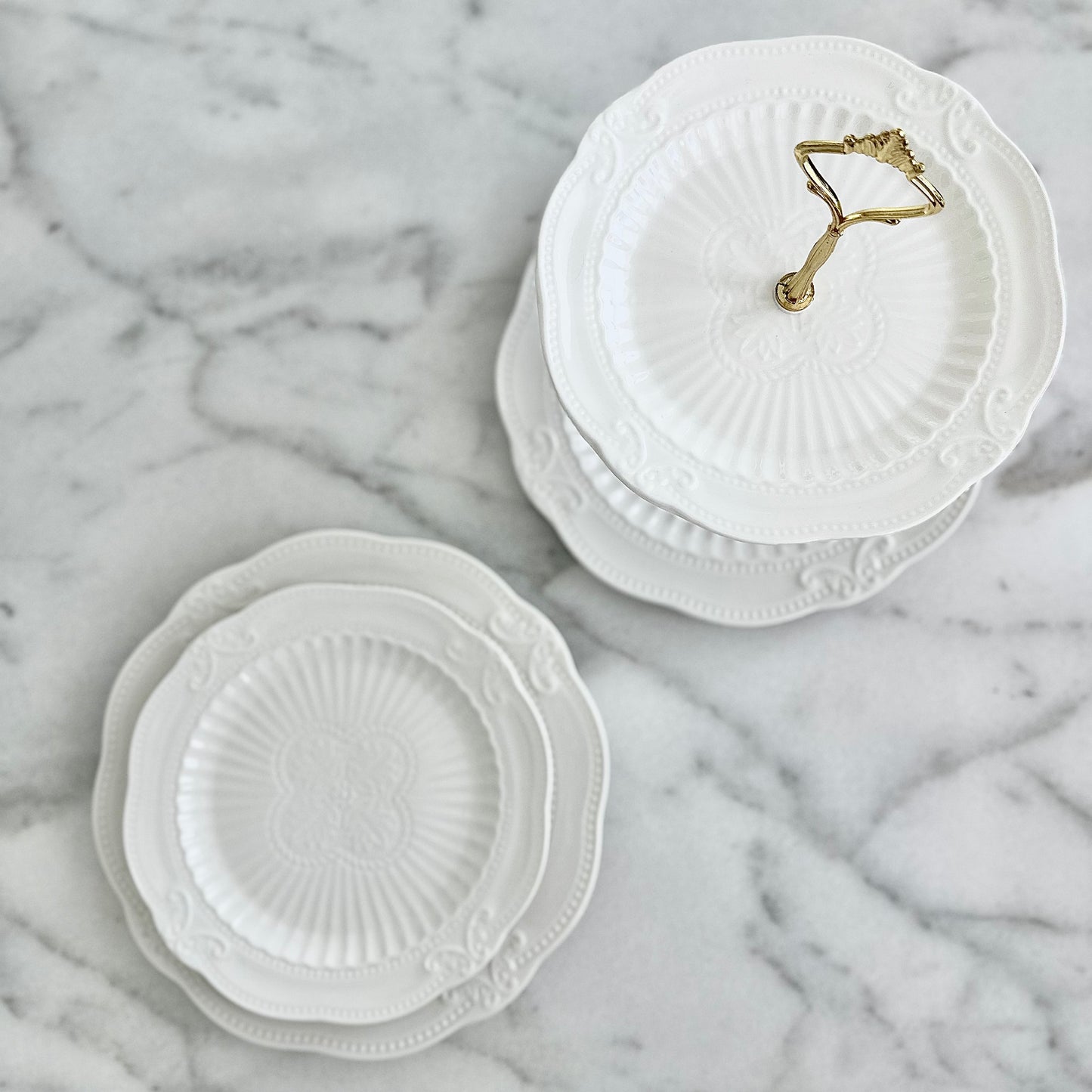 Two-Tier Dessert Stand – Vintage Medallion Design